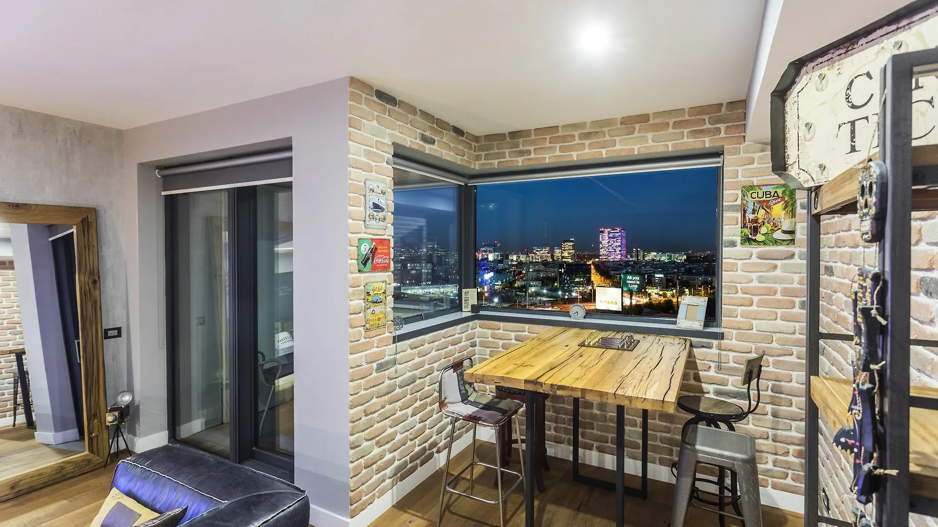 New York Experience Suite With City View Bucharest Apartment